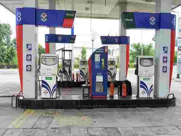 ஆவின் பெட்ரோல் பங்க்….. மாதம் 2 லட்சம் வரை வசூல்…. தமிழக அரசு அதிரடி….!!!