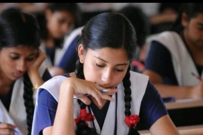 பொதுத்தேர்வு எழுதும் மாணவர்களுக்கு…. அரசு தேர்வுகள் இயக்ககம் முக்கிய அறிவிப்பு….. நோட் பண்ணிக்கோங்க….!!!!!