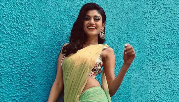 “கல்லூரி நிகழ்ச்சி” ஆண் பிள்ளைகளுக்கு இதை சொல்லி கொடுத்து வளர்க்கணும்…. நடிகை ஓவியா ஓபன் டாக்….. பரபரப்பு….!!!!!