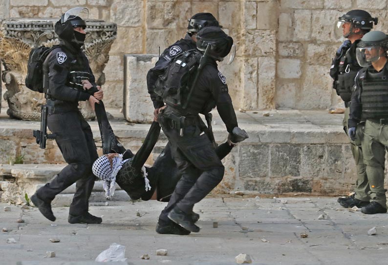 இஸ்ரேலில் துப்பாக்கிசூடு தாக்குதல்… பாதுகாப்புப்படை வீரர் பலி…  கைதான பாலஸ்தீனியர்கள்…!!!