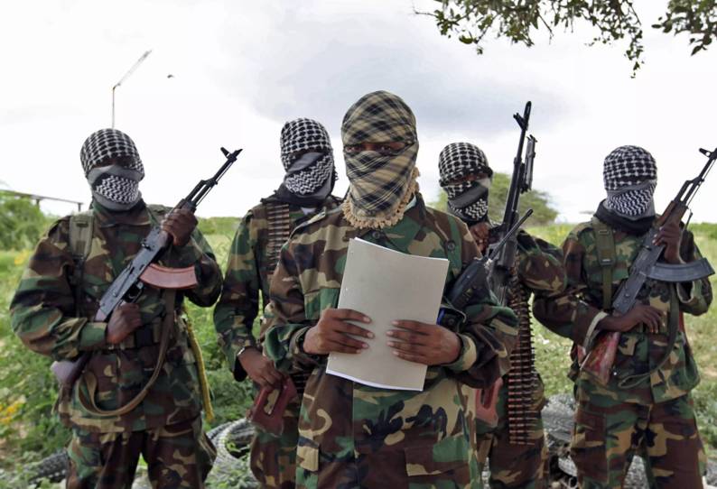 சோமாலியாவில் பயங்கரம்…. கண்ணிவெடி தாக்குதல் நடத்திய அல்-ஷபாப் அமைப்பு… 10 வீரர்கள் பலி…!!!