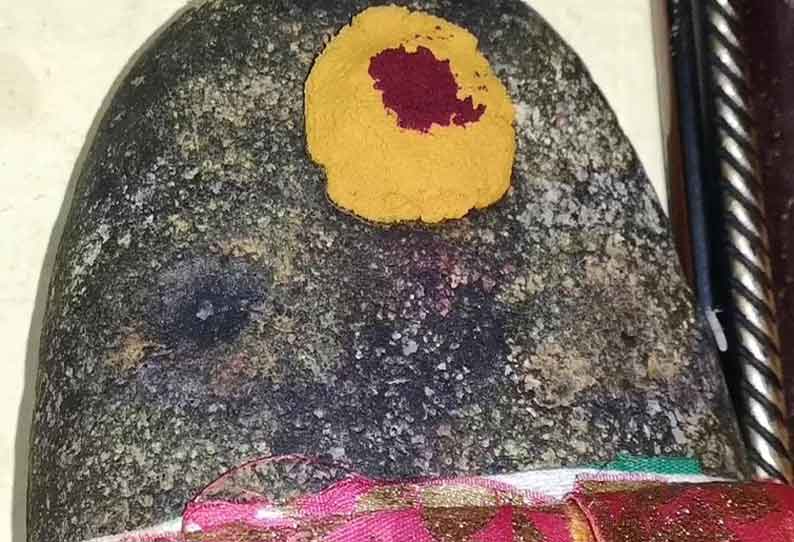 தேவி ஸ்ரீ பூமாரியம்மன் கோவிலில்… “கண் திறந்த அம்மன் சிலை” ஆச்சரியத்துடன் பார்த்த பொதுமக்கள்… பரபரப்பு…!!!