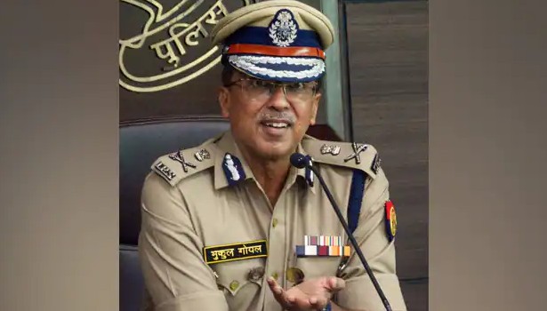 “அரசு உத்தரவுகளை மதிக்கல”…. உ.பி டிஜிபி-க்கு பணி மாற்றம்…. அரசு அதிரடி அறிவிப்பு….!!!!