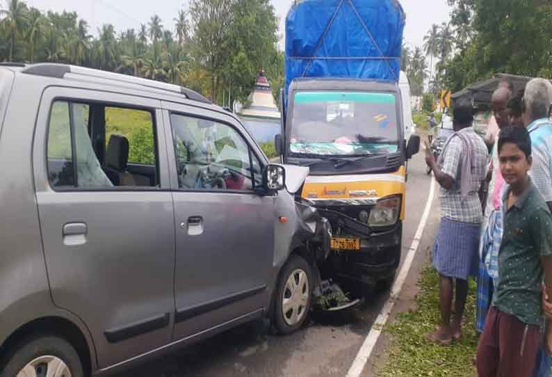 கார்-சரக்கு வேன் மோதல்…. துடிதுடித்து இறந்த விவசாயி…. கோர விபத்து…!!