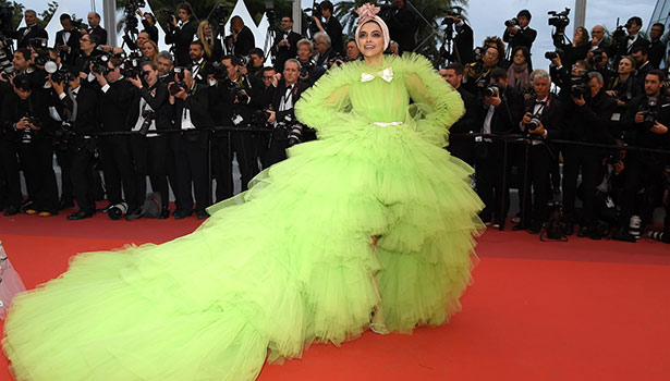 “கேன்ஸ் விழா”…. டான்ஸ் ஆடிய தீபிகா படுகோனே…. வெளியான புகைப்படம்….!!!!