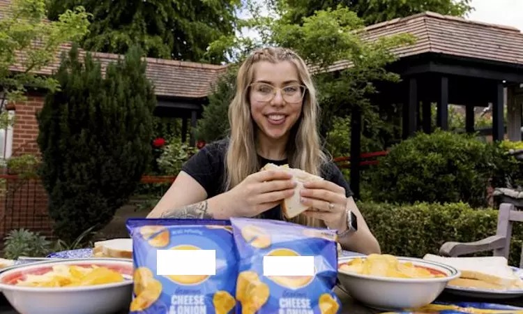 23 வருஷமா சாண்ட்விச் மட்டுமே சாப்பிட்ட பெண்…. வியப்பூட்டும் தகவல்….!!!!