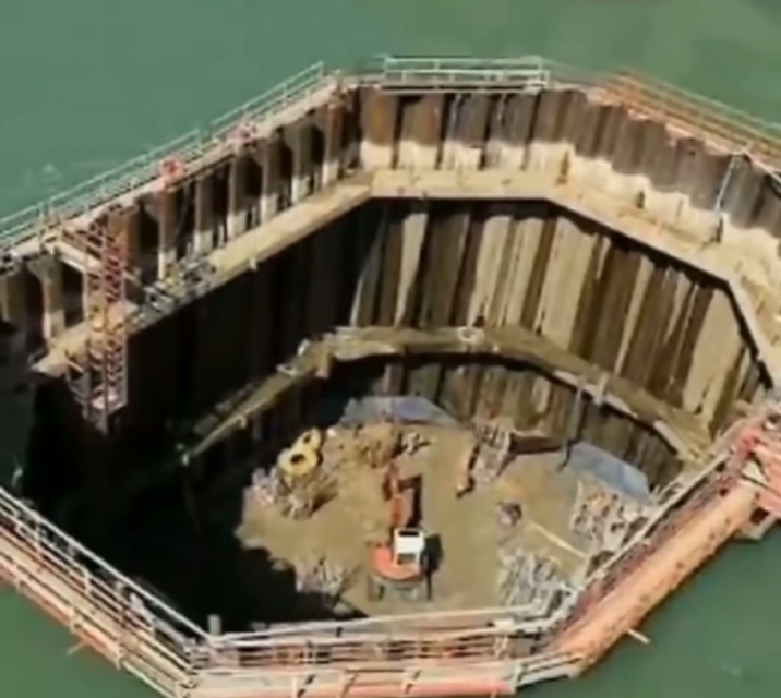 கடலுக்கு அடியில் எப்படி பாலம் கட்டுகிறார்கள்….? இதுவரை நீங்கள் அறியதா சுவாரஸ்ய தகவல்….!!