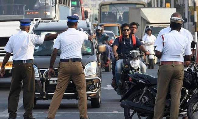 வாகன ஓட்டிகளுக்கு முக்கிய அறிவிப்பு…. சென்னை போக்குவரத்து காவல்துறை அறிவுறுத்தல்….!!!!