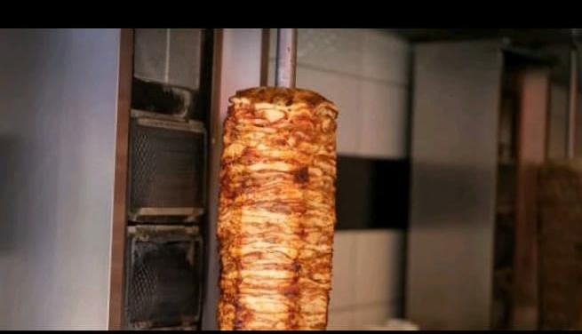 OMG: ஷவர்மா சாப்பிட்ட 3 பேர் அவசர பிரிவில் அட்மிட்…. தமிழகத்தில் பரபரப்பு…..!!!!!