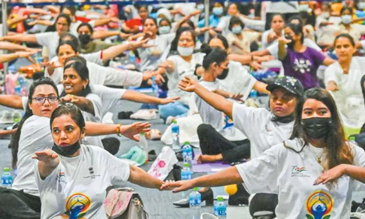 தமிழகம் முழுவதும் 10 ஆயிரம் யோகா முகாம்கள்…. வெளியான சூப்பர் அறிவிப்பு…..!!!!!