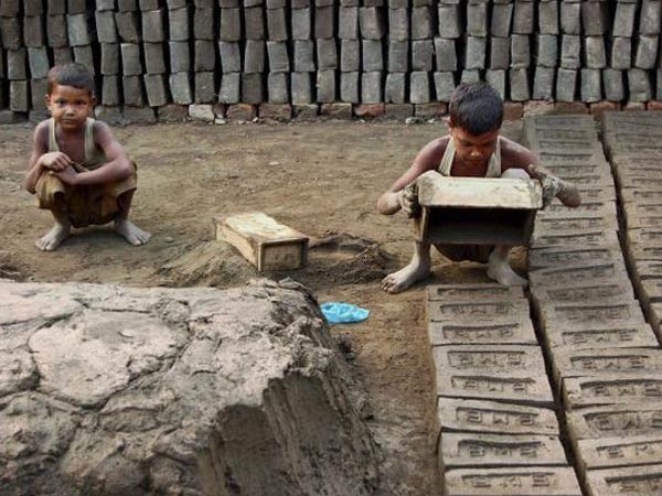 பிரபல நாட்டில் கொடூர ஆட்சி….. குழந்தைத் தொழிலாளர்களின் எண்ணிக்கை உயர்வா?….. வெளியான அதிர்ச்சித் தகவல்….!!!