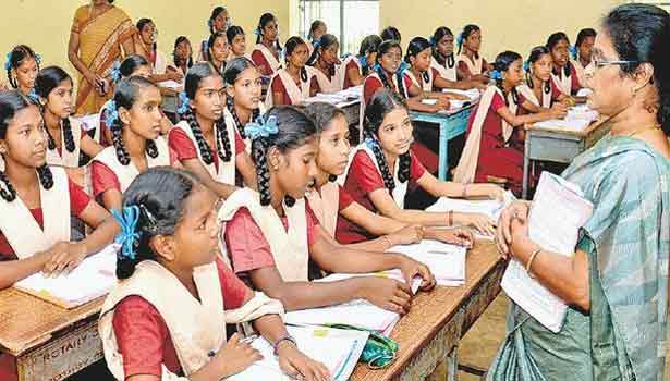தமிழகத்தில் 1-12 ஆம் வகுப்பு மாணவர்களுக்கு…. முழு பாடமும் நடத்த பள்ளிக்கல்வித்துறை உத்தரவு….!!!
