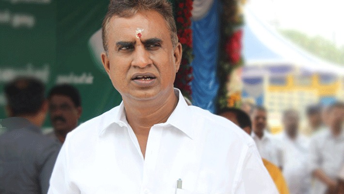 எஸ்.பி.வேலுமணி ஊழல் புகார்…. 4 ஐ.எஸ். அதிகாரிகளுக்கு தொடர்பா?…. வெளியான அதிர்ச்சித் தகவல்…!!!