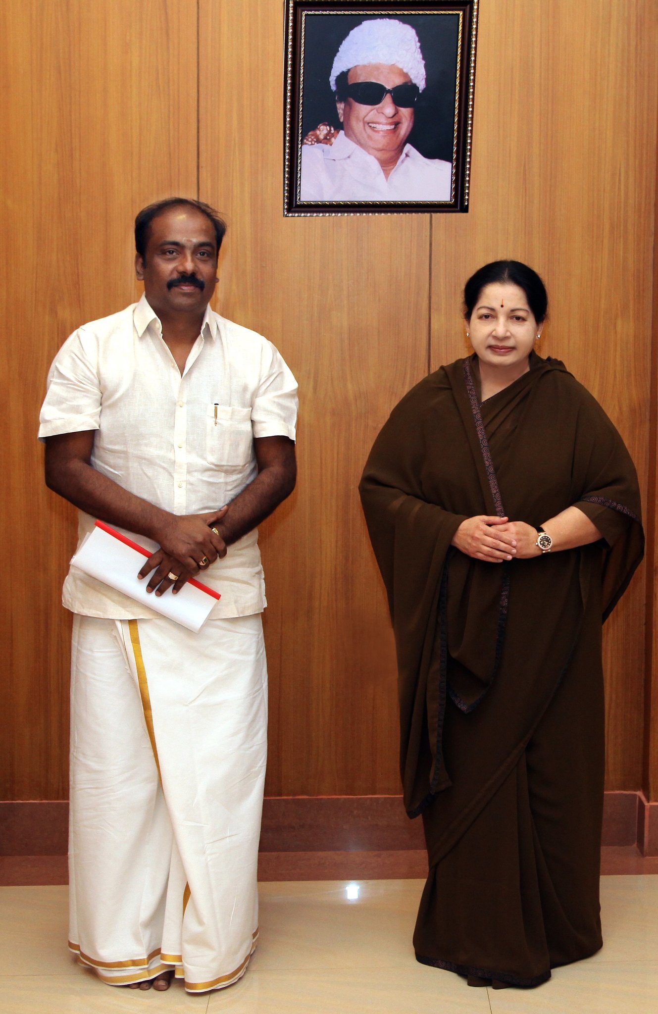 #BREAKING: நமது அம்மா நாளிதழ் ஆசிரியர் மருது அழகுராஜ் விலகல்..!!