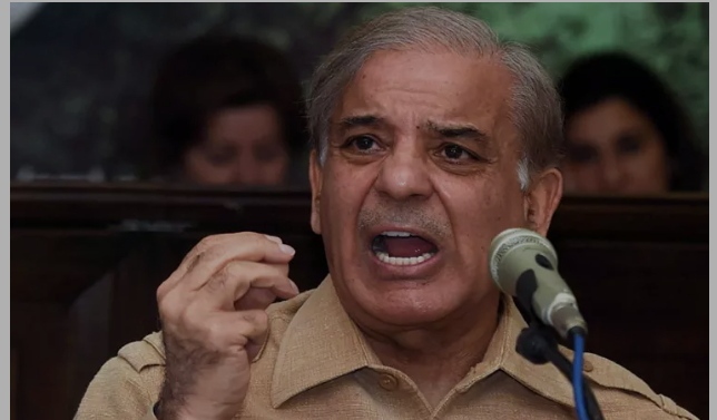 பண மோசடி வழக்கு…. புலனாய்வு அமைப்பின் அதிரடி நடவடிக்கை…. நெருக்கடியில் பாகிஸ்தான் பிரதமர்….!!