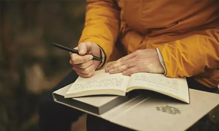 இந்த வயதிலும் படிப்பா!…. 3 குழந்தைகளின் தாய் 10 ஆம் வகுப்பு தேர்வில் தேர்ச்சி…. ஊக்கம் தரும் பேட்டி…!!!!