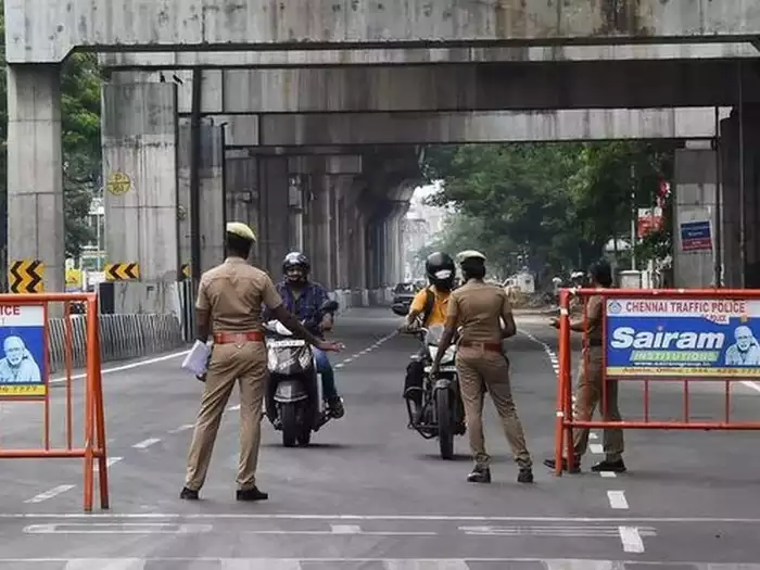 மீண்டும் அமலுக்கு வரும் கட்டுப்பாடுகள்?….. முதல்வர் நடத்தும் ஆலோசனை….. வெளியாக இருக்கும் அறிவிப்பு….!!!!