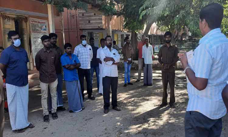 பொள்ளாச்சிப் பகுதியில்….” கடந்த மூன்று மாதத்தில் நடந்த விபத்தில் 40 பேர் உயிரிழப்பு”… போக்குவரத்து விதிமுறைகள் குறித்து விழிப்புணர்வு….!!!!