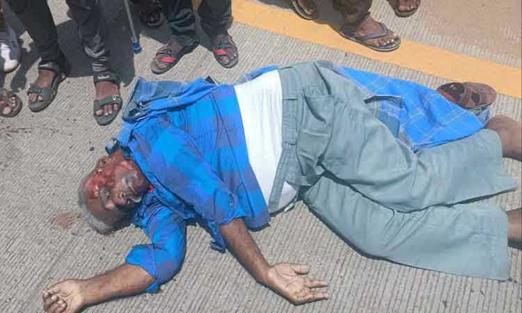 கோர விபத்து… பைக் மீது பயங்கரமாக மோதிய லாரி…. ஒய்வு பெற்ற ரயில்வே ஊழியர் பரிதாப பலி….!!!!