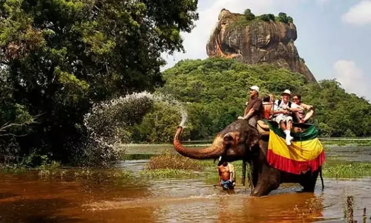 இலங்கை: கடந்த மாதம் அதிகமா சுற்றுலா பயணிகள் எங்கிருந்து வந்தார்கள் தெரியுமா?…. வெளியான தகவல்…..!!!!