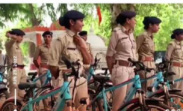 பெண்கள் பாதுகாப்பிற்காக 24 மணி நேரமும்…. அசத்தும் மகளிர் காவல்படையினர்….!!!!