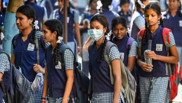 நாளை பள்ளிகள் திறப்பு….. பள்ளிக் கல்வித்துறை வெளியிட்ட முக்கிய அப்டேட்….!!!!