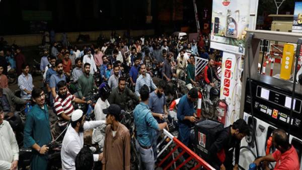 FLASH NEWS : தமிழகத்தில் பெட்ரோல் பங்க்குகள் மூடல்….. வாகன ஓட்டிகளுக்கு ஷாக் நியூஸ்….!!!!