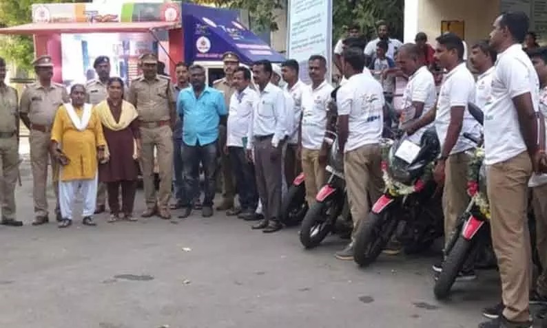 “ரயில்வே பாதுகாப்புபடை சேவை பற்றி”…. தொடங்கிய விழிப்புணர்வு பயணம்…. வெளியான புகைப்படம்….!!!!!