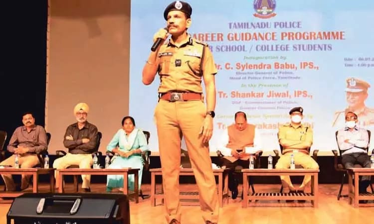 “நான் டாக்டருக்கு படிக்க ஆசைப்பட்டேன்” நீட் தேர்வினால் மாணவர்கள் சந்திக்கும் பிரச்சனை…. டி.ஜி.பி சைலேந்திரபாபு அறிவுரை….!!!