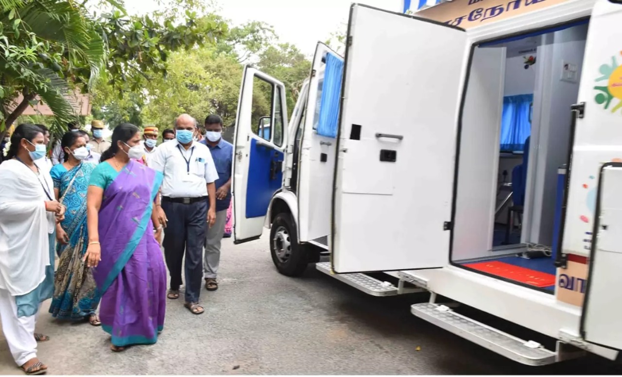 தர்மபுரி: நடமாடும் டிஜிட்டல் எக்ஸ்ரே வாகனம்…. தொடங்கி வைத்த கலெக்டர்…..!!!!!