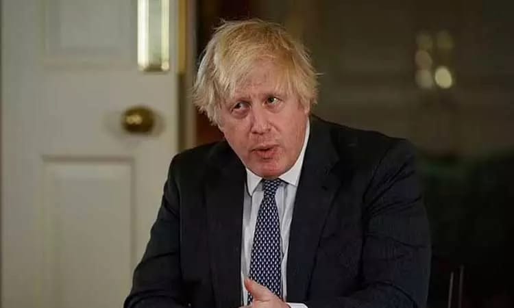 பிரபல நாட்டில்…. 4 மந்திரிகள் ராஜினாமா…. சிக்கலில் அதிபர் போரிஸ் ஜோன்சன்…!!!!