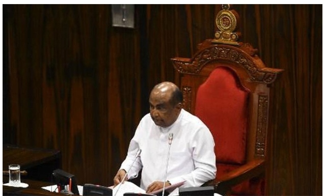 திவால் நிலைக்கு தள்ளப்பட்ட இலங்கை…. நாடு நாடாக ஓடும் கோ.பக்சே…. அதிகாரப்பூர்வ அறிவிப்பை வெளியிட்ட சபாநாயகர்…!!