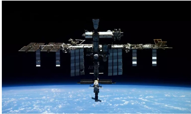 என்ன….? சர்வதேச விண்வெளி நிலையத்தில் இருந்து விலகலா….? ரஷ்யா அதிரடி அறிவிப்பு….!!