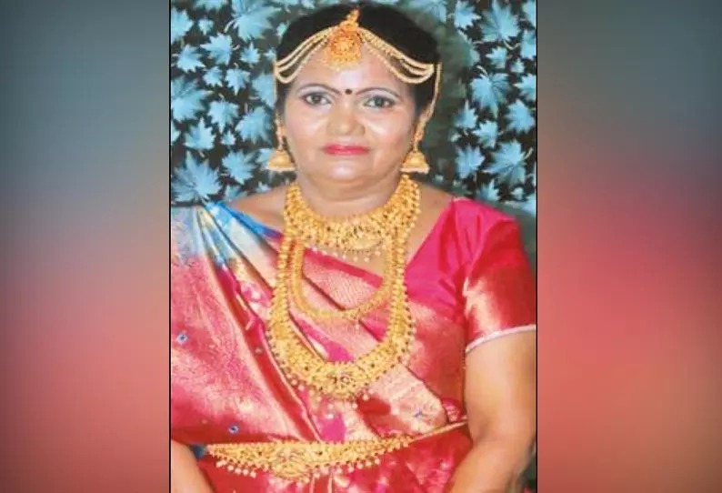 3 பேரை திருமணம் செய்து மோசடி…. வசமாக சிக்கிய ஆந்திர பெண்…. போலீஸ் அதிரடி….!!!