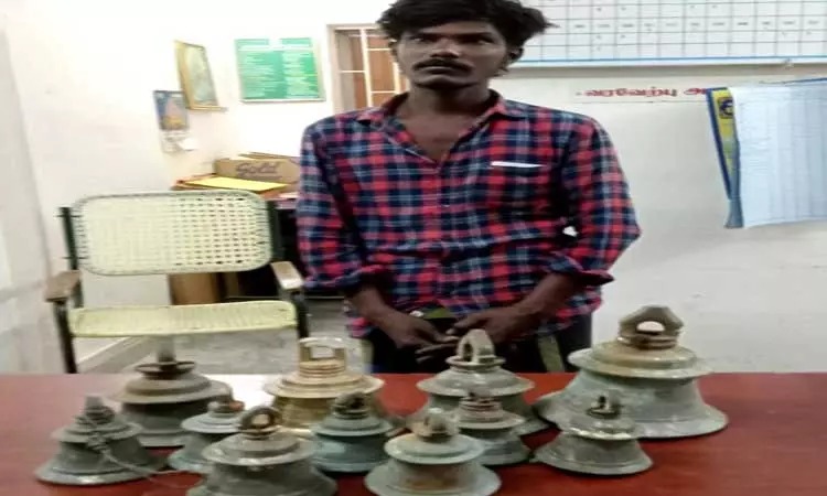 கோவிலில் பித்தளை மணிகள் திருட்டு…. விசாரணையில் சிக்கிய நபர்…. போலீஸ் நடவடிக்கை….!!!!