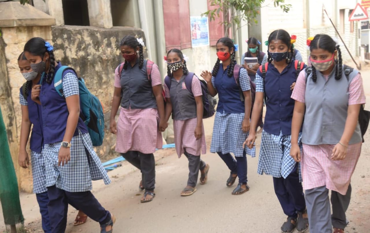 தமிழகம் முழுவதும் பள்ளிகளில்…. பழைய நடைமுறை ரத்து…. மாணவர்களுக்கு முக்கிய அறிவிப்பு…..!!!!