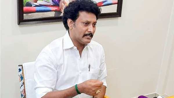 தமிழகம் முழுவதும் பள்ளிகளில் பாடத்திட்டம்…. அமைச்சர் அதிரடி அறிவிப்பு…..!!!!