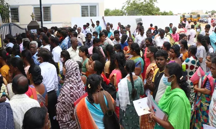 3 மையங்களில் நீட் தேர்வு எழுதிய 1,690 பேர்…. அரசு வெளியிட்ட அறிவிப்பு …..!!!!!