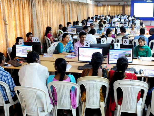 பொறியியல் படிப்புகளில் சேர…. “இதுவரை ஒன்றரை லட்சம் பேர் விண்ணப்பம்”…. வெளியான தகவல்….!!!!