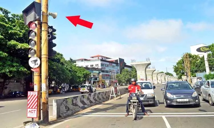 வாகன ஓட்டிகளே!….. உங்கள் மன அழுத்தத்தை குறைக்க….. இனி சிக்னலில்…. வெளியான சூப்பர் திட்டம்….!!!