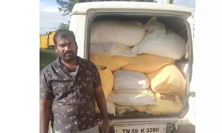 கிடைத்த ரகசிய தகவல்….. 1 1/2 டன் ரேஷன் அரிசி பறிமுதல்…. போலீசார் அதிரடி….!!!!