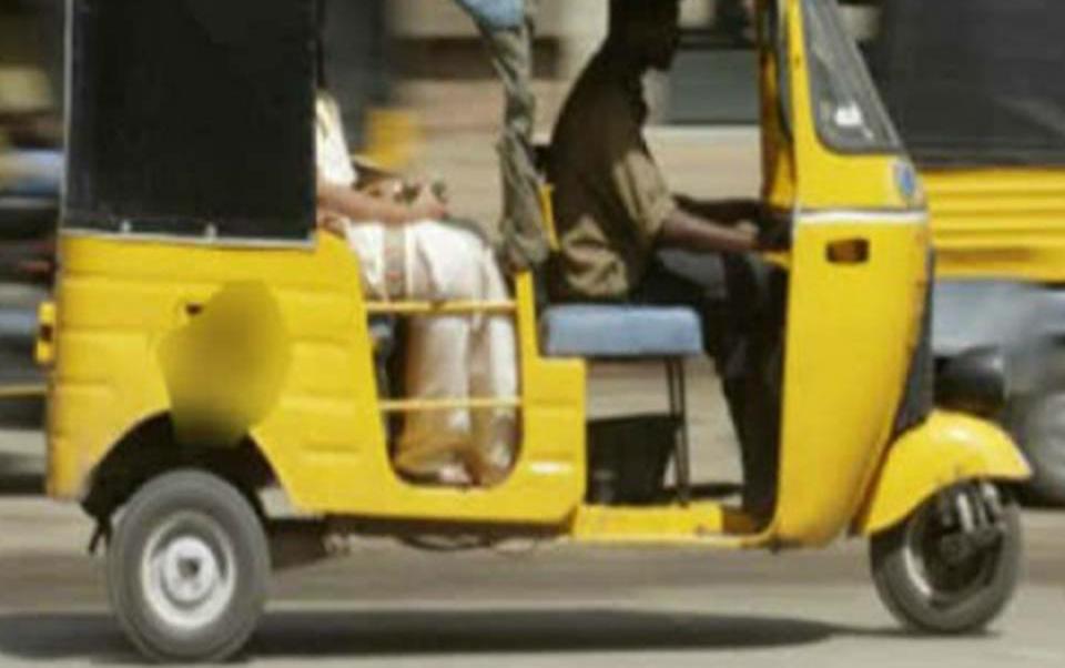 தமிழகத்தில் அதிகரிக்கப் போகும் ஆட்டோ கட்டணம்?…. அரசுக்கு விடுக்கும் கோரிக்கை…..!!!!