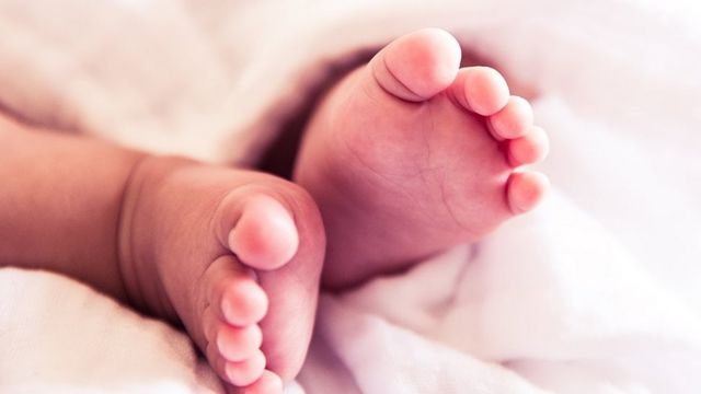 சோகம்….. சிறுவன் ஓட்டிச்சென்ற பைக் மோதி…. 3 வயது குழந்தை பரிதாப பலி…!!