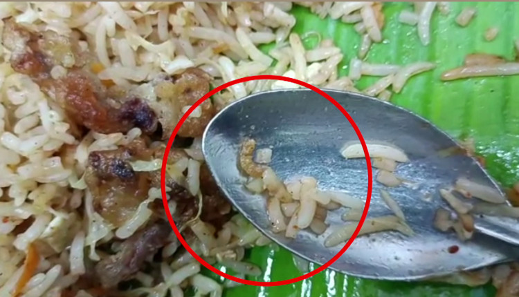 ஃப்ரைட் ரைசில் புழு…. சென்னையில்  பிரபல உணவகம் மீது பரபரப்பு புகார்…..!!!!