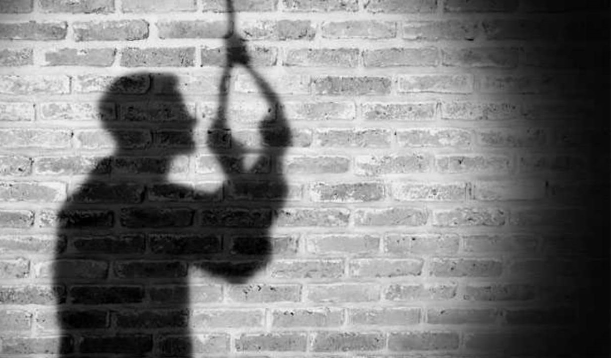 ஒரே வருடத்தில் 1,63,033 பேர் தற்கொலை…. தமிழகம் 2வது இடம்….. அதிரவைக்கும் ரிப்போர்ட்…..!!!!