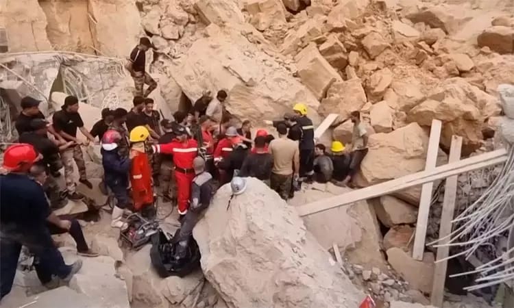 திடீரென ஏற்பட்ட பயங்கர நிலச்சரிவு…. 7 பேர் பலி…. மீட்பு பணிகள் தீவிரம்…. பெரும் பரபரப்பு சம்பவம்….!!!!