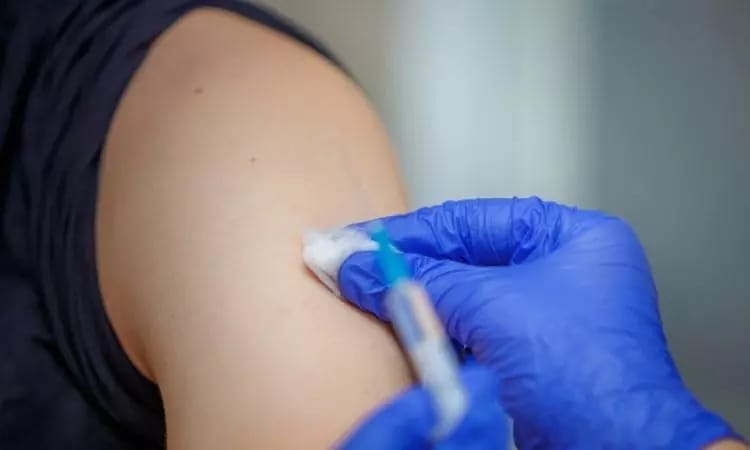 இத்தாலி: குரங்கம்மை வைரஸ் தொற்று….. தடுப்பூசி போடும் பணி தீவிரம்…..!!!!