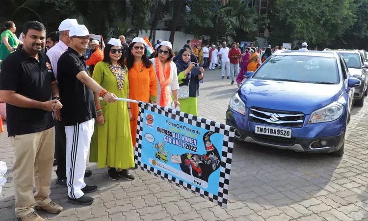 WOW: சென்னையில் பிரமாண்டமாக நடந்த பெண்கள் கார் பேரணி…. வெளியான புகைப்படம்….!!!!