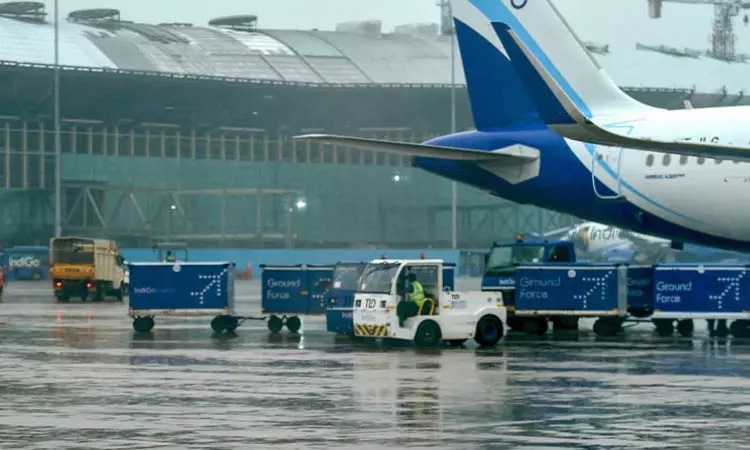 சென்னையில் கொட்டி தீர்த்த மழை…. பெங்களூருக்கு திருப்பிவிடப்பட்ட விமானங்கள்….!!!!