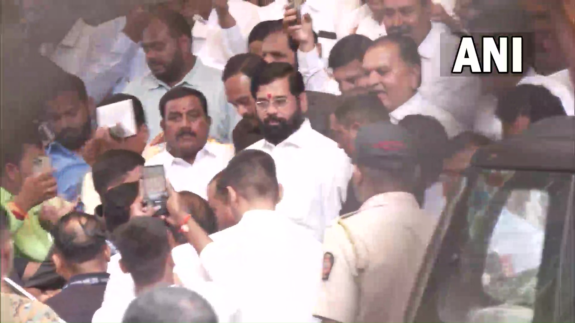 #Breaking: மஹாராஷ்டிராவில் புதிதாக 18 அமைச்சர்கள் பதவியேற்பு…!!